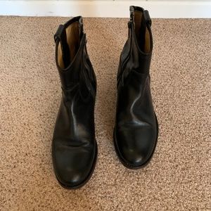 WOMEN'S SHORT BUTTON ZIP FRYE LEATHER ANKLE BOOTS